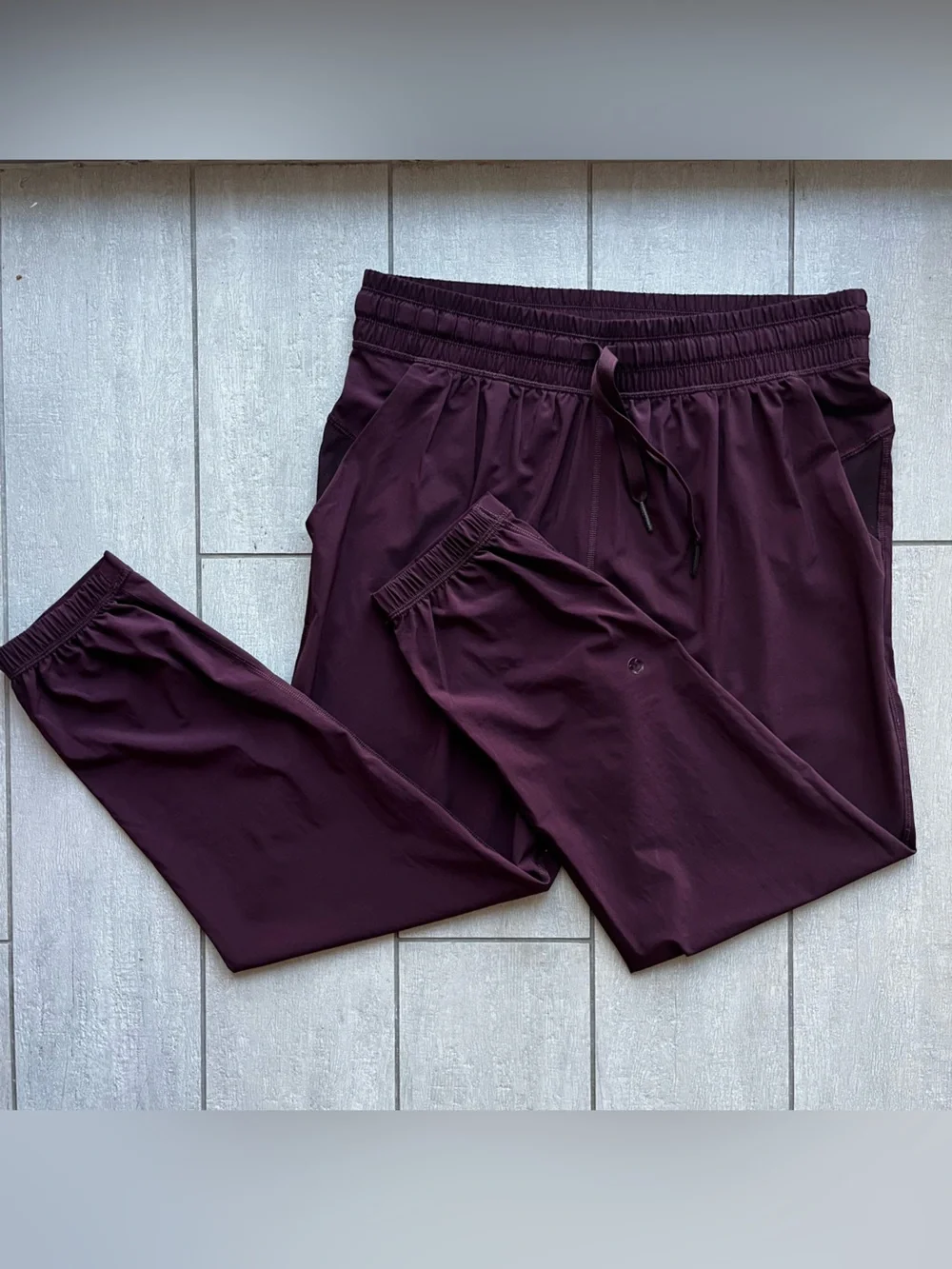 Lululemon Namaskar Crop Garnet Women’s 4 Swift Ultra Light Yoga 24” Stretch